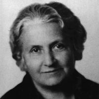 Ritratto in bianco e nero di maria Montessori