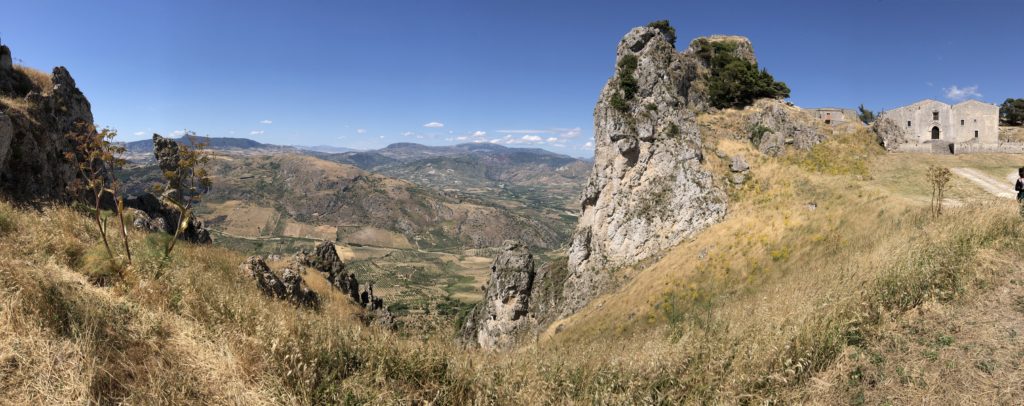 Caltabellotta - veduta panoramica con chiesa madre