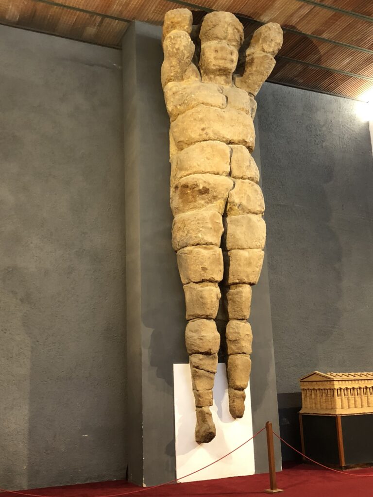Il telamone del tempio di Zeus al Museo di Agrigento
